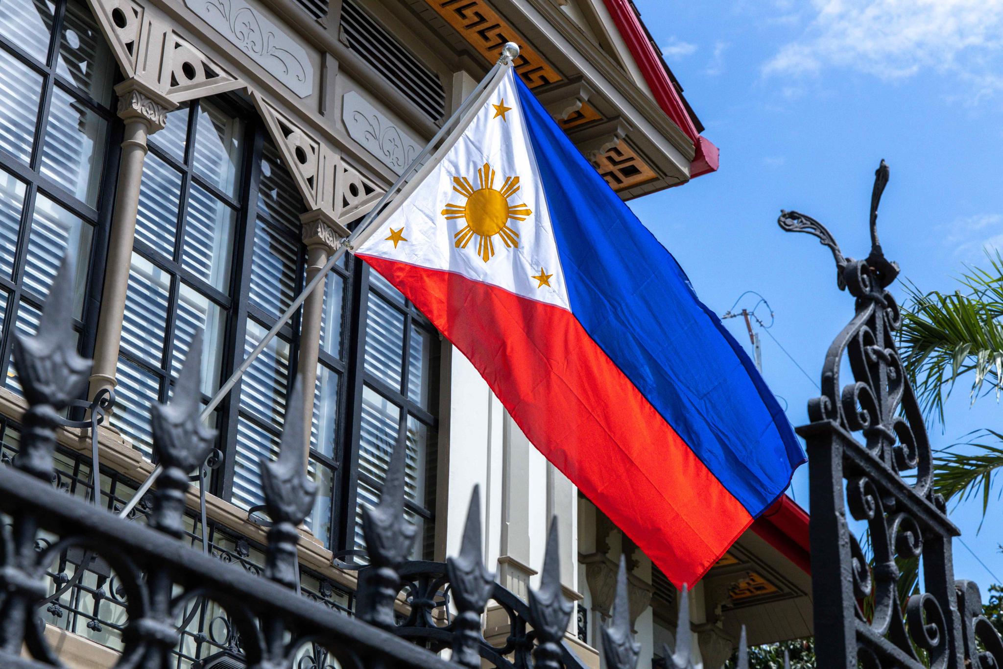 Flag of the Philippines on Malacañan Palace