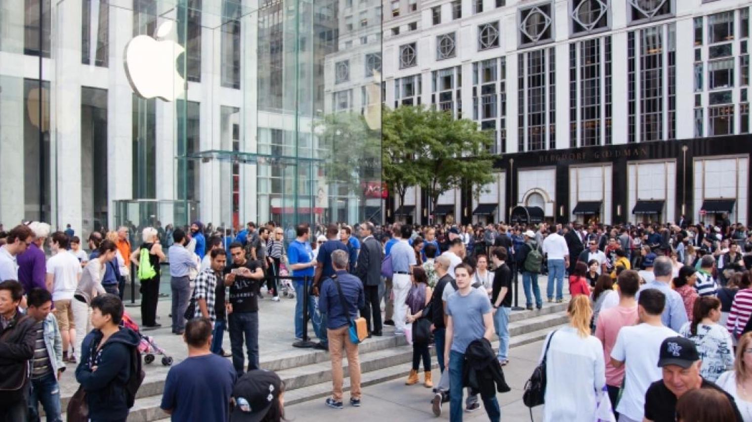 Crowds outside an apple store