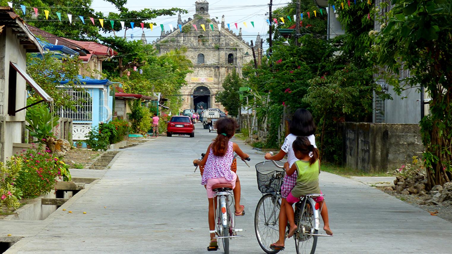 Children on the street image by Bernard Spragg.NG on Flickr