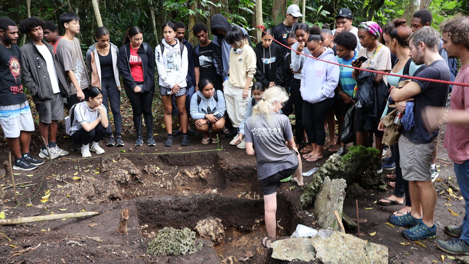 Dr Frédérique Valentin provides explanation of the excavations at Emir to local High School students